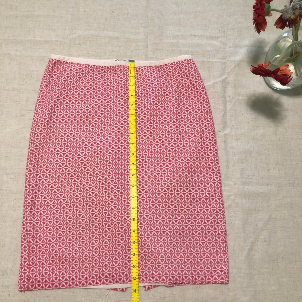 Pink knee-length skirt